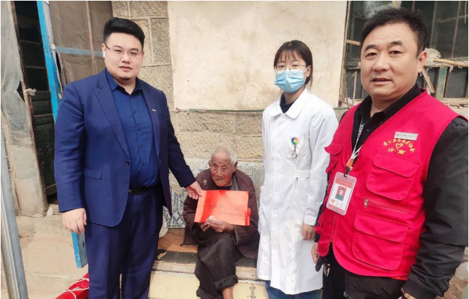 愛(ài)在重陽(yáng)節(jié)，慰問(wèn)暖人心
