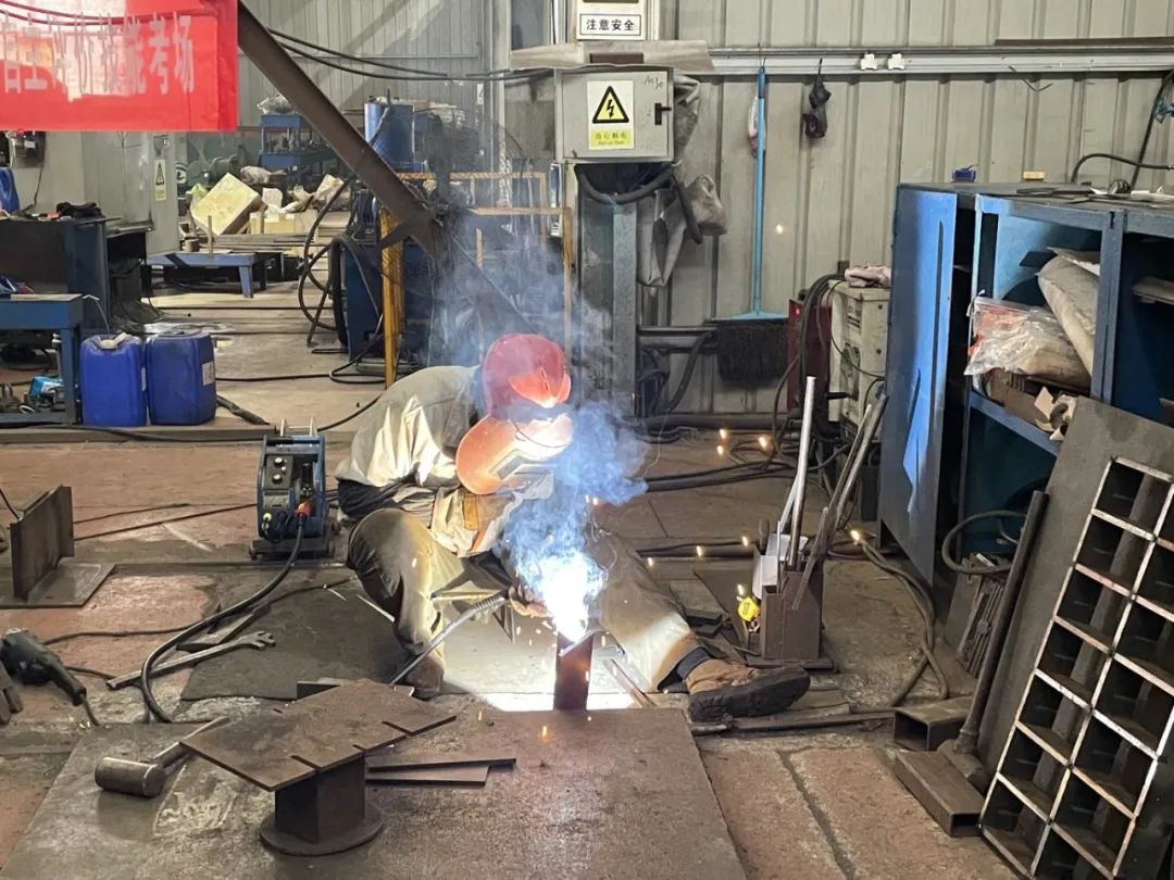 技能強(qiáng)企促發(fā)展 人才賦能抓提升丨東岳機(jī)械第一批焊工職業(yè)技能等級(jí)認(rèn)定工作圓滿完成 技能強(qiáng)企促發(fā)展 人才賦能抓提升丨東岳機(jī)械第一批焊工職業(yè)技能等級(jí)認(rèn)定工作圓滿完成